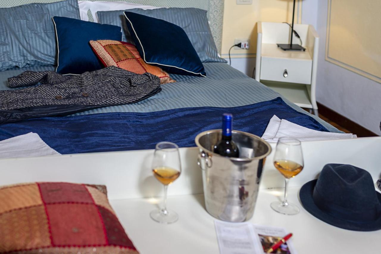Borgo Agli Scudi Suite&Breakfast 캄필리아 마리티마 외부 사진