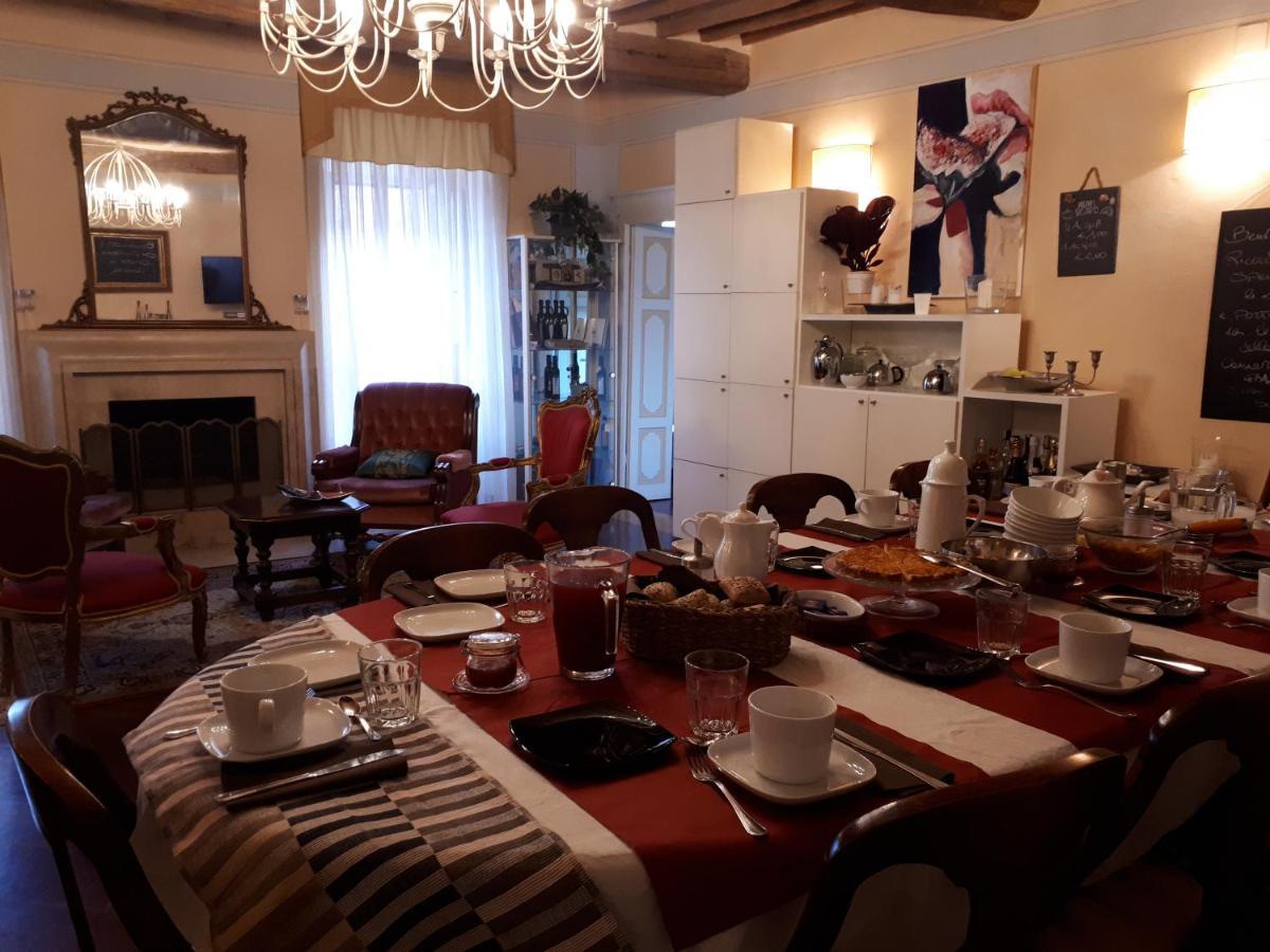 Borgo Agli Scudi Suite&Breakfast 캄필리아 마리티마 외부 사진